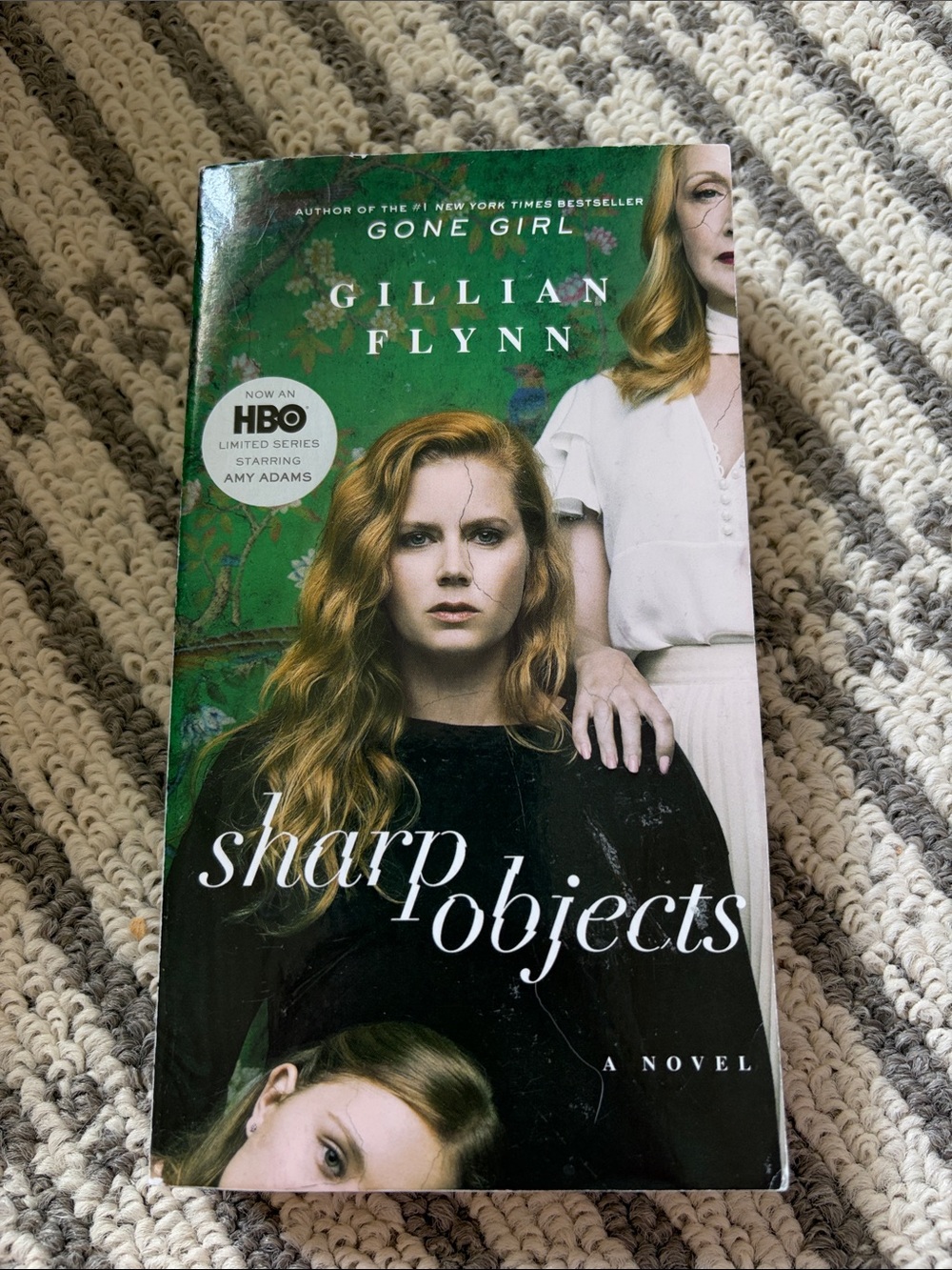 Sharp Objects by Gillian Flynn -  Paperback Book